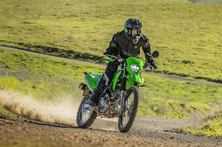 In our tests, the KLX230 managed to give us a respectable figure of 42kpl on the highway and 39kpl in the city Kawasaki KLX230 off-road shot